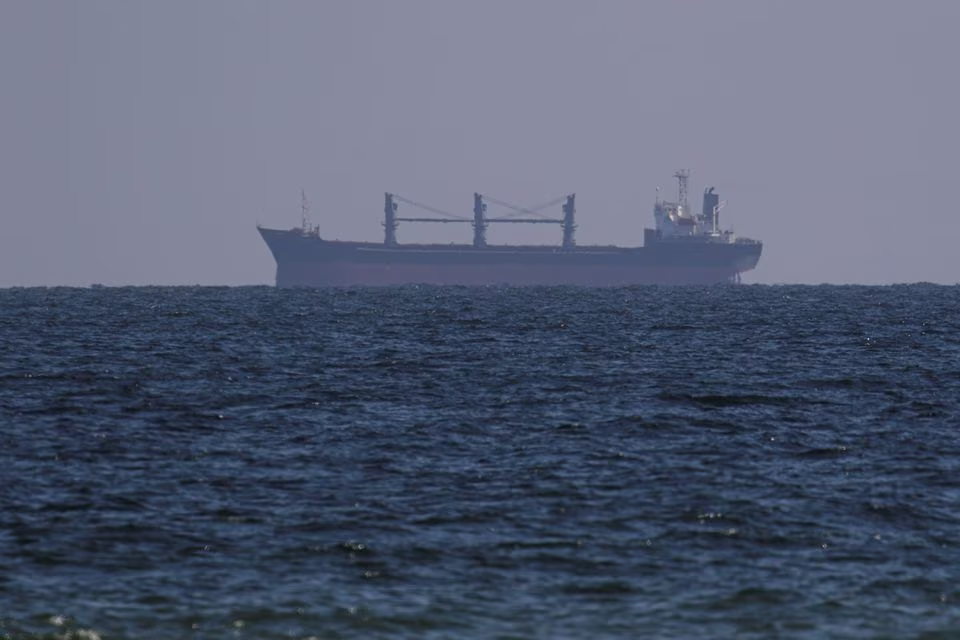 Балкер Aroyat під прапором Палау прибув до морського порту Чорноморськ для завантаження зерна під час нападу Росії на Україну поблизу Одеси, Україна, 16 вересня 2023 р
